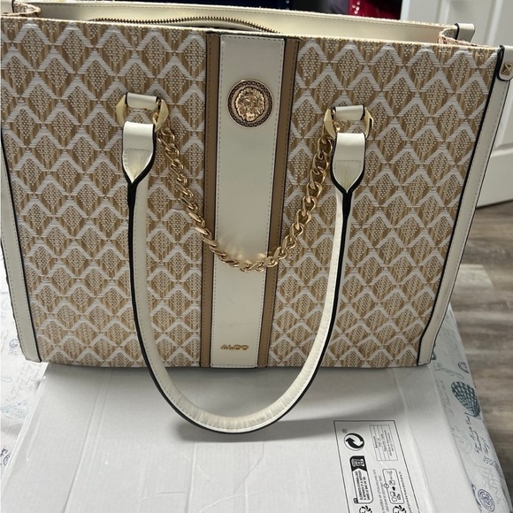 large aldo bag ideal for travel and vacation with single use - Picture 1 of 7